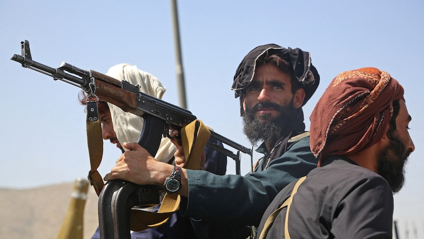 前总统阿什拉夫-加尼为离开喀布尔辩护，反塔利班示威者在贾拉拉巴德被杀