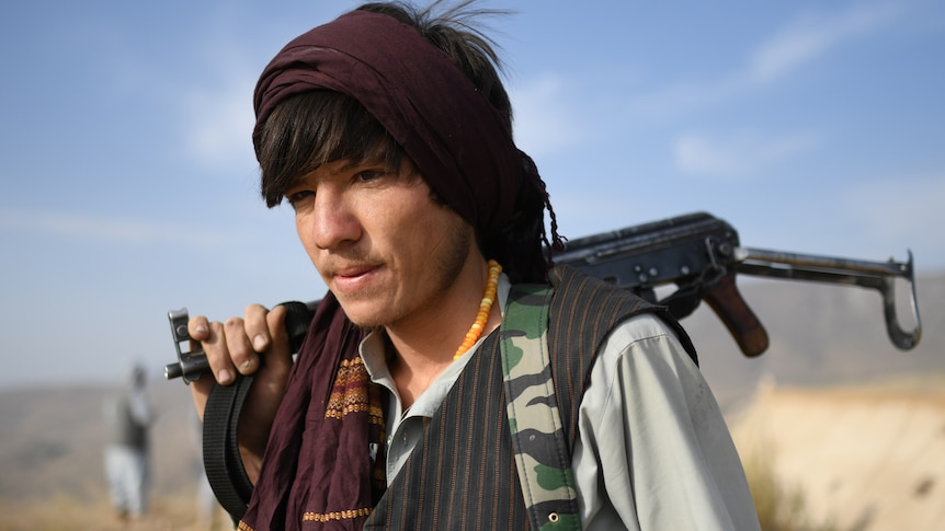 塔利班的 "烟雾弹 "战略游戏帮助他们夺取阿富汗并震惊世界